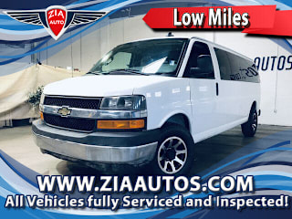 2017 Chevrolet Express Passenger 1GAZGPFGXH1202276 2017 Chevrolet Express Passenger