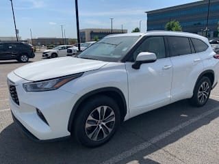 2020 Toyota Highlander XLE 5TDHZRAH0LS017271 2020 Toyota Highlander XLE