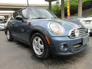 2011 MINI Cooper Base WMWSU3C56BT099539 2011 MINI Cooper Base