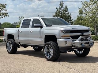 2018 Chevrolet Silverado 1500 3GCUKREC9JG197699 2018 Chevrolet Silverado 1500
