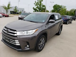 2018 Toyota Highlander XLE 5TDJZRFH3JS840218 2018 Toyota Highlander XLE
