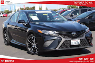 2018 Toyota Camry SE 4T1B11HK3JU140504 2018 Toyota Camry SE