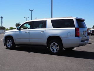 2020 Chevrolet Suburban LT 1500 1GNSKHKC5LR258000 2020 Chevrolet Suburban LT 1500