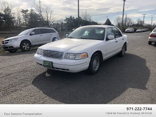 2001 Ford Crown Victoria LX 2FAFP74WX1X142295 2001 Ford Crown Victoria LX