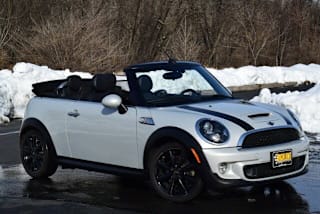 2015 MINI Convertible WMWZP3C51F2A91157 2015 MINI Convertible
