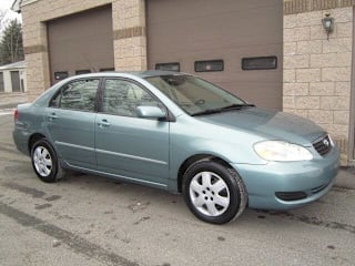 2005 Toyota Corolla LE 2T1BR32E25C438458 2005 Toyota Corolla LE