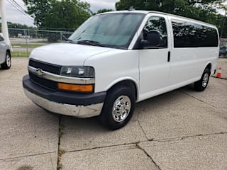 2016 Chevrolet Express Passenger LT 3500 1GAZGPFG0G1185602 2016 Chevrolet Express Passenger LT 3500