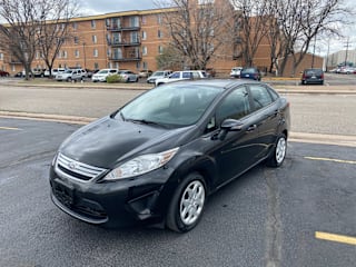 2013 Ford Fiesta SE 3FADP4BJ9DM225004 2013 Ford Fiesta SE