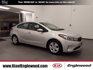 2017 Kia Forte 3KPFK4A77HE083369 2017 Kia Forte