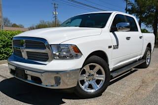 2017 Ram Pickup 1500 1C6RR6LT5HS825562 2017 Ram Pickup 1500