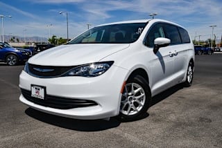 2017 Chrysler Pacifica LX 2C4RC1CG5HR735300 2017 Chrysler Pacifica LX