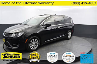 2017 Chrysler Pacifica Touring-L 2C4RC1BG9HR613007 2017 Chrysler Pacifica Touring-L