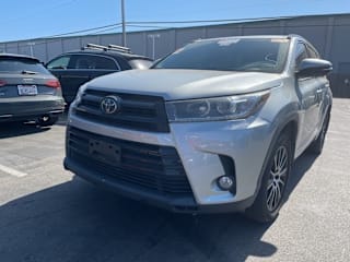 2018 Toyota Highlander SE 5TDJZRFH5JS854542 2018 Toyota Highlander SE