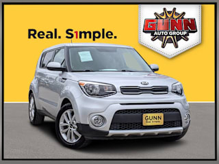 2018 Kia Soul + KNDJP3A56J7532521 2018 Kia Soul +