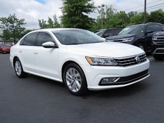 2018 Volkswagen Passat 2.0T SE 1VWBA7A33JC027682 2018 Volkswagen Passat 2.0T SE