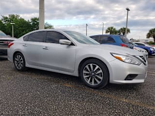 2017 Nissan Altima 1N4AL3AP5HC288414 2017 Nissan Altima