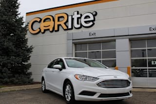 2018 Ford Fusion S 3FA6P0G74JR105561 2018 Ford Fusion S