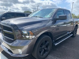 2017 Ram Pickup 1500 1C6RR6KT2HS817971 2017 Ram Pickup 1500