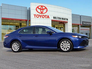 2018 Toyota Camry LE 4T1B11HK7JU561979 2018 Toyota Camry LE
