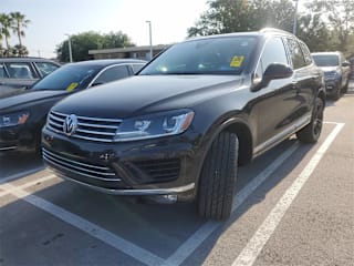2017 Volkswagen Touareg V6 Wolfsburg WVGRF7BP9HD006517 2017 Volkswagen Touareg V6 Wolfsburg