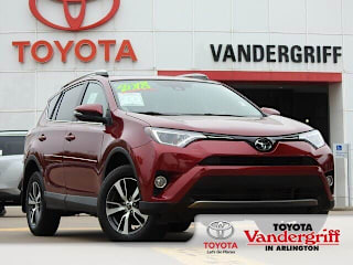 2018 Toyota RAV4 XLE 2T3WFREV4JW425574 2018 Toyota RAV4 XLE