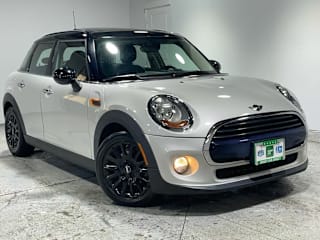 2018 MINI Hardtop 4 Door Cooper WMWXU1C56J2F80263 2018 MINI Hardtop 4 Door Cooper