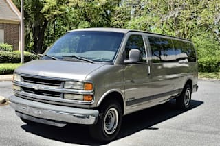 2001 Chevrolet Express Passenger 1GAHG39R011229798 2001 Chevrolet Express Passenger