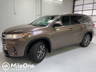 2018 Toyota Highlander XLE 5TDJZRFH4JS864611 2018 Toyota Highlander XLE