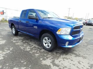 2018 Ram Pickup 1500 Express 1C6RR7FG3JS282187 2018 Ram Pickup 1500 Express