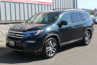 2017 Honda Pilot Touring 5FNYF5H92HB014352 2017 Honda Pilot Touring