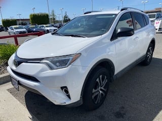 2017 Toyota RAV4 2T3ZFREV6HW332207 2017 Toyota RAV4