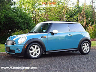 2010 MINI Cooper Base WMWMF3C56ATZ22181 2010 MINI Cooper Base