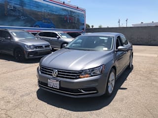 2018 Volkswagen Passat 2.0T SE 1VWBA7A35JC017784 2018 Volkswagen Passat 2.0T SE