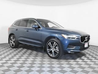 2018 Volvo XC60 T5 Momentum YV4102RK8J1042302 2018 Volvo XC60 T5 Momentum
