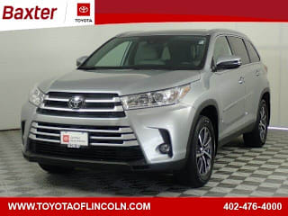 2019 Toyota Highlander XLE 5TDJZRFH2KS998356 2019 Toyota Highlander XLE