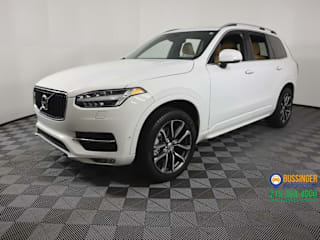 2017 Volvo XC90 T5 Momentum YV4102XK8H1138654 2017 Volvo XC90 T5 Momentum