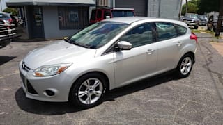 2014 Ford Focus SE 1FADP3K29EL368878 2014 Ford Focus SE