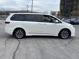 2018 Toyota Sienna 5TDDZ3DC6JS194240 2018 Toyota Sienna