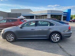 2018 Volkswagen Passat 2.0T SE 1VWBA7A37JC019164 2018 Volkswagen Passat 2.0T SE