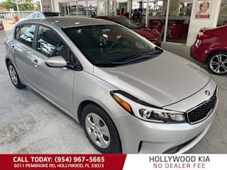 2017 Kia Forte5 LX KNAFK5A86H5676051 2017 Kia Forte5 LX