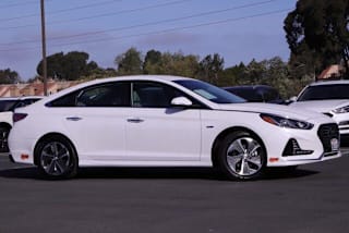 2019 Hyundai Sonata Plug-in Hybrid Base KMHE14L26KA089251 2019 Hyundai Sonata Plug-in Hybrid Base