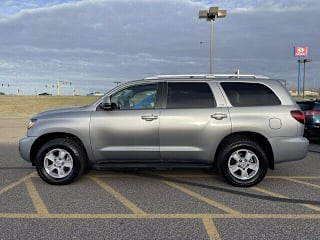 2019 Toyota Sequoia SR5 5TDBY5G1XKS167690 2019 Toyota Sequoia SR5