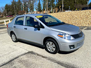 2011 Nissan Versa 3N1CC1AP2BL390288 2011 Nissan Versa