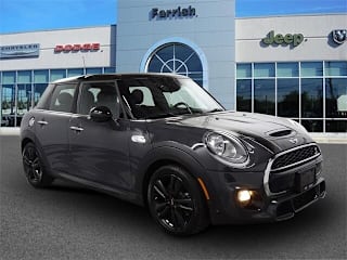 2018 MINI Hardtop 4 Door WMWXU3C57J2F50619 2018 MINI Hardtop 4 Door