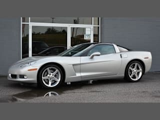 2005 Chevrolet Corvette Base 1G1YY24U555133165 2005 Chevrolet Corvette Base