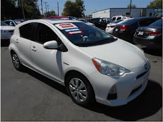 2012 Toyota Prius c Three JTDKDTB30C1025386 2012 Toyota Prius c Three