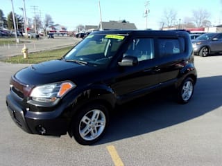 2011 Kia Soul + KNDJT2A22B7732941 2011 Kia Soul +