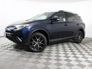 2018 Toyota RAV4 SE 2T3JFREV5JW761194 2018 Toyota RAV4 SE