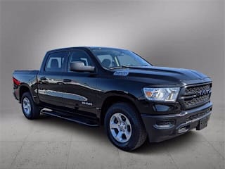2019 Ram Pickup 1500 1C6SRFGT4KN560635 2019 Ram Pickup 1500