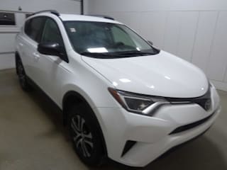 2018 Toyota RAV4 LE 2T3ZFREVXJW473223 2018 Toyota RAV4 LE